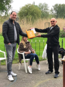 Nieuwe AED aanwezig op de vereniging
